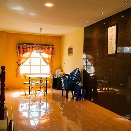 Villa Bukit Indah Brastagi / Berastagi Eksteriør billede