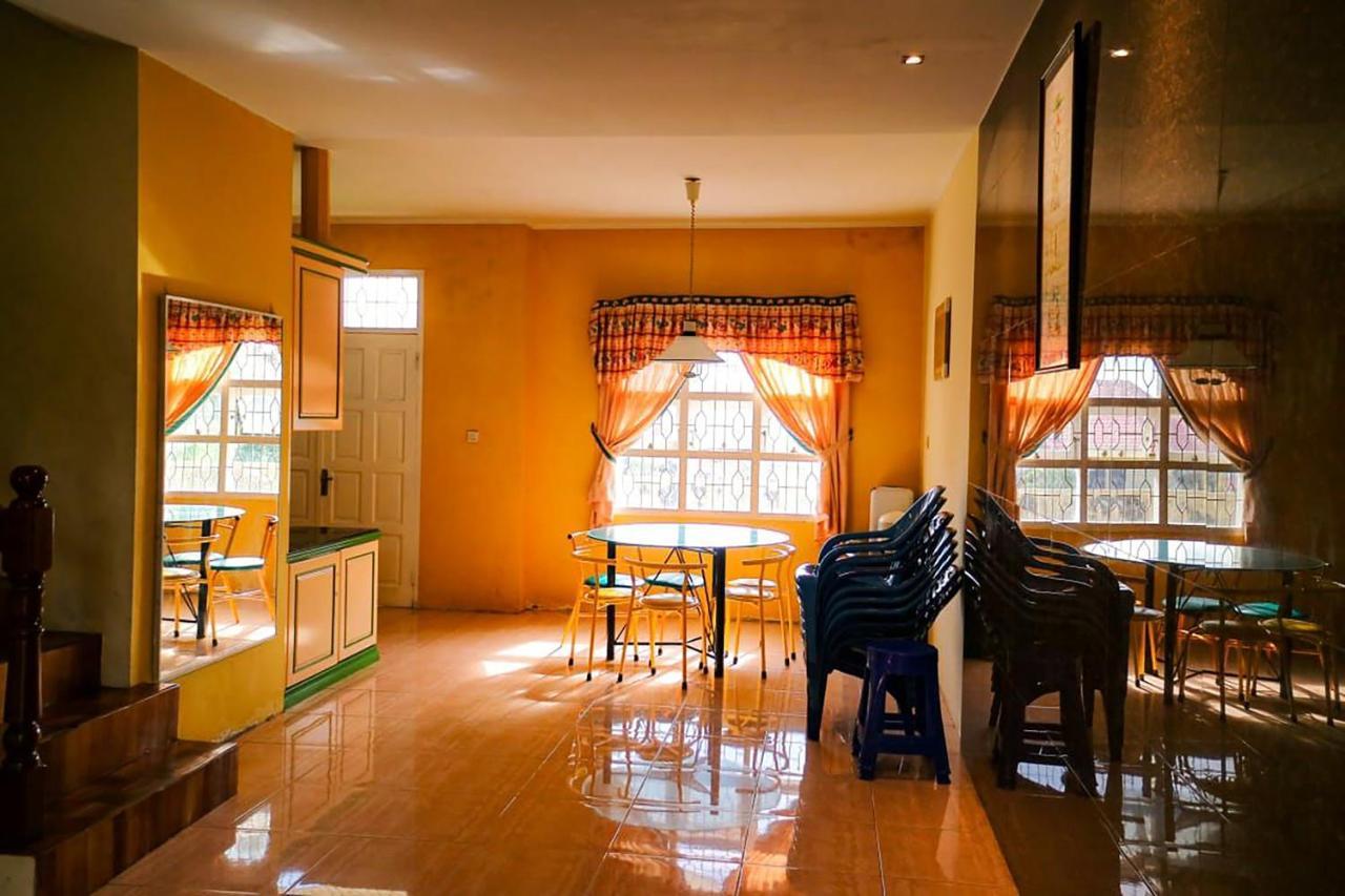 Villa Bukit Indah Brastagi / Berastagi Eksteriør billede