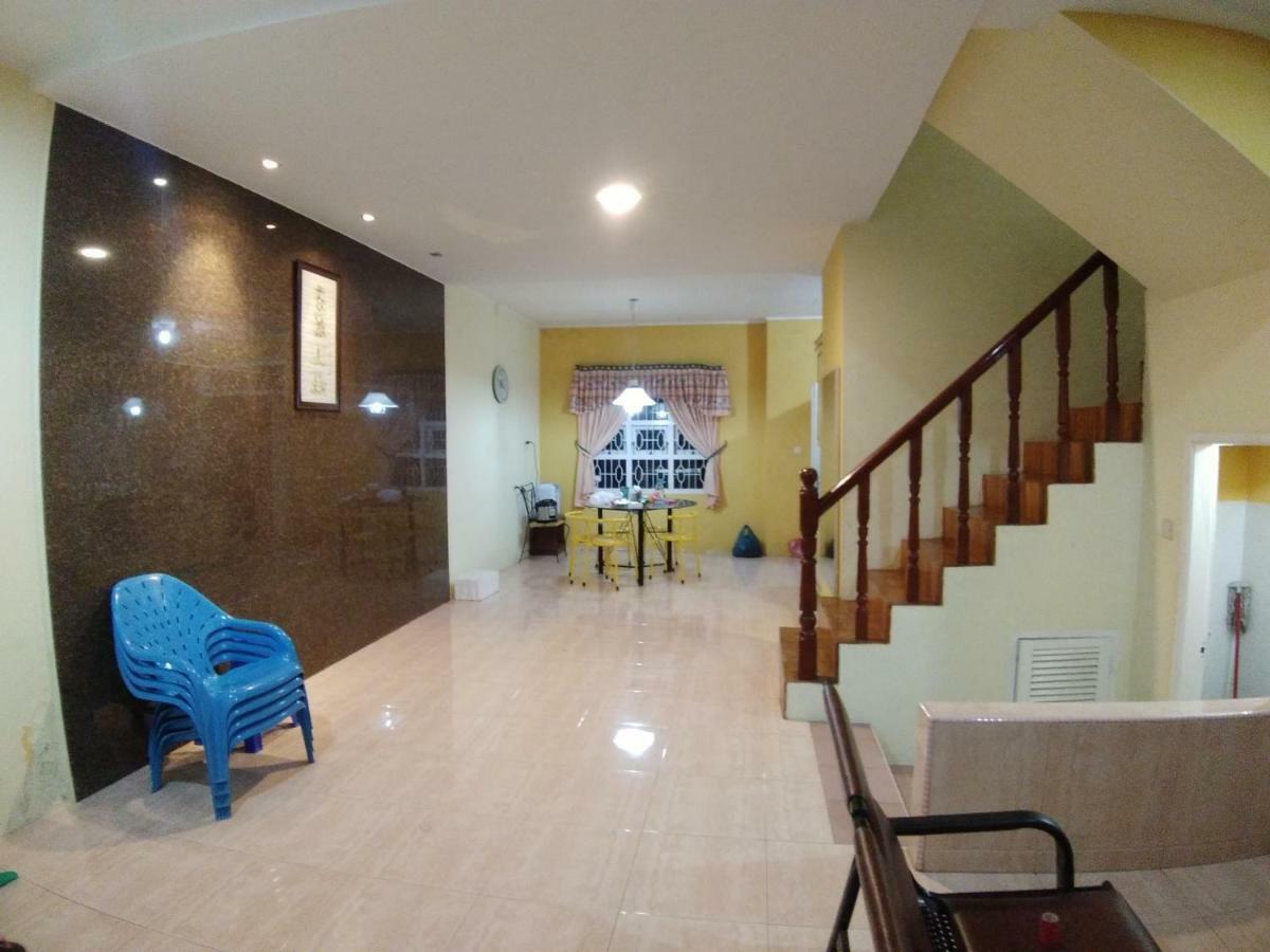 Villa Bukit Indah Brastagi / Berastagi Eksteriør billede
