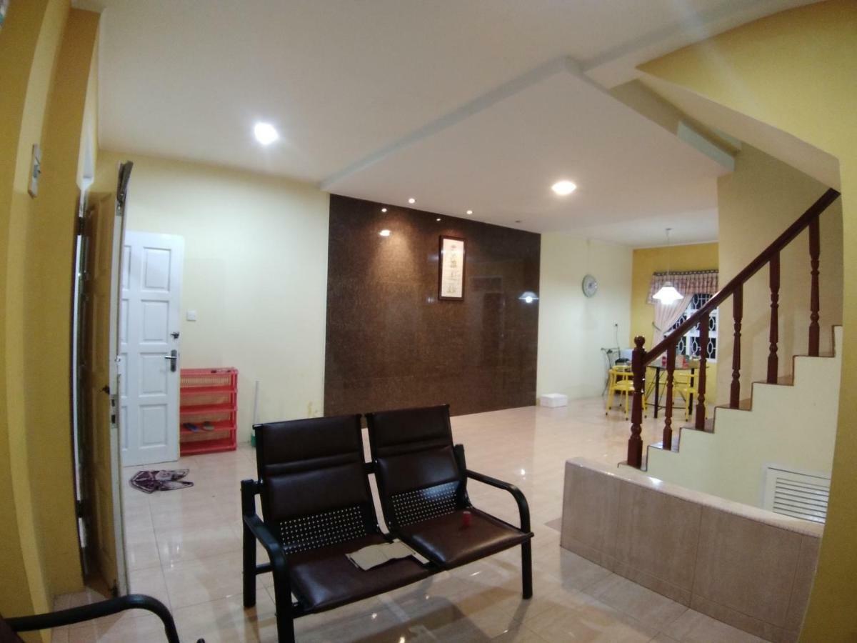 Villa Bukit Indah Brastagi / Berastagi Eksteriør billede
